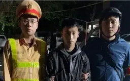 Nhóm thanh niên mang theo kiếm đi giải quyết mẫu thuẫn