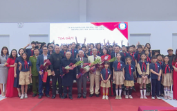 Học sinh tìm hiểu về nữ sĩ Đoàn Thị Điểm