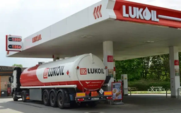 Phần Lan: Trạm xăng dầu Lukoil cạn kiệt do lệnh trừng phạt