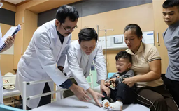 Phẫu thuật miễn phí cho trẻ em khuyết tật