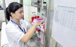 Thêm thuốc cho trạm y tế