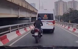 Nguy hiểm mô tô đi vào đường cấm trên Vành đai 3
