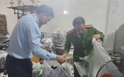 Thu giữ số lượng lớn hàng hóa có dấu hiệu giả mạo
