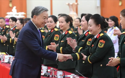 Tổng Bí thư gặp mặt đại biểu phụ nữ quân đội