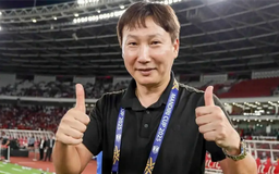 HLV Kim Sang-sik lập 'hat-trick' danh hiệu Đông Nam Á