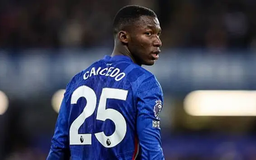 Moises Caicedo vắng mặt ở 3 trận đấu của Chelsea