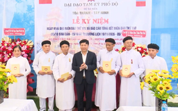 Mặt trận Hà Nội thăm, chúc mừng các Họ đạo Cao Đài