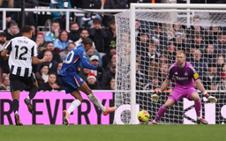 Chelsea thoát thua trên sân Newcastle