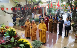 Lễ dâng hương, cầu siêu tại Đài tưởng niệm Khâm Thiên