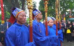Dâng hương tưởng niệm ngày hóa Đức Thánh Tản Viên Sơn