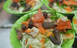 Nộm phố cổ