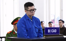 Hoãn xét xử đối tượng đánh phụ nữ ở chung cư