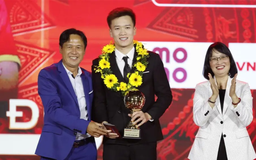 Hoàng Đức lần thứ 3 giành Quả bóng vàng Việt Nam