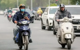 Sử dụng điện thoại khi lái xe: Mối nguy bị xem nhẹ
