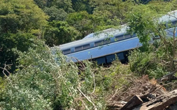 Mexico: Tàu hỏa chở 250 người bị trật bánh