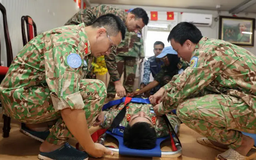 Huấn luyện về y tế cho sĩ quan gìn giữ hoà bình