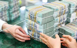 Áp lực từ mặt bằng lãi suất tăng