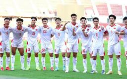 HLV Kim Sang-sik chưa hài lòng với chiến thắng mở màn
