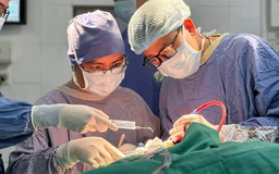 Làm chủ kỹ thuật đặt điện cực trong phẫu thuật u não