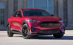 Ford gọi sửa chữa Mustang Mach-E tại Việt Nam
