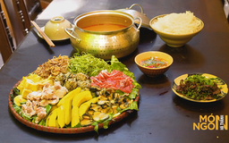 Thưởng thức lẩu ốc ngày đông