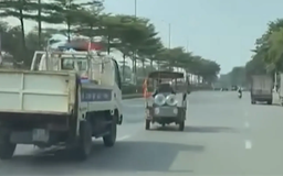 Xe ba bánh tự chế không chấp hành hiệu lệnh CSGT
