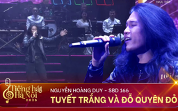 Tuyết trắng và đỗ quyên đỏ