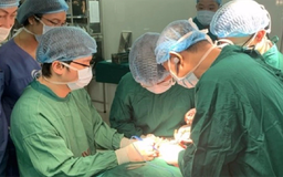Nhiều người nước ngoài sang Việt Nam chữa bệnh