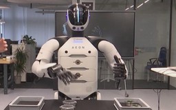 Robot hình người Aeon sắp gia nhập lực lượng lao động