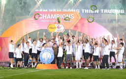 Thép Xanh Nam Định ăn mừng chức vô địch V-League 2024/25