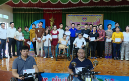 Món quà lan tỏa yêu thương tới người khuyết tật