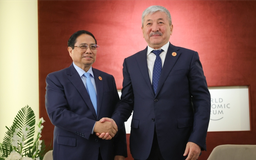 Thủ tướng Phạm Minh Chính gặp Thủ tướng Kyrgyzstan