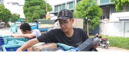 Giao hàng ở chung cư | Nhịp sống Hà Nội | 26/06/2025