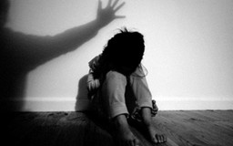 Bé ba tháng tuổi bị người thân xâm hại