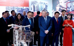Tổng Bí thư Nguyễn Văn Linh - Cuộc đời và sự nghiệp