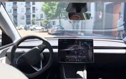 Robotaxi của Tesla gặp nhiều sự cố bất thường
