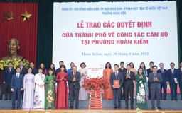 Trao quyết định công tác cán bộ tại 3 phường Hoàn Kiếm, Cửa Nam, Hai Bà Trưng