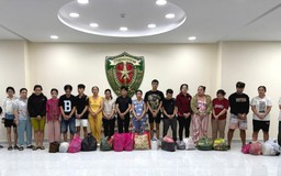 Phá đường dây sản xuất 70.000 chai dầu gió giả của Singapore