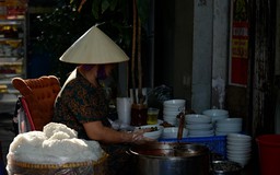 Nơi vỉa hè phố cổ | Nhịp sống Hà Nội | 10/07/2025