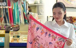 Độc đáo họa tiết kể chuyện trên lụa | HANOI Review | 10/07/2025