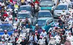 Thủ tướng yêu cầu Hà Nội cấm xe máy chạy xăng dầu trong Vành đai 1 từ tháng 7/2026
