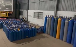 Công an TP.HCM triệt phá băng nhóm mua bán 'khí cười'