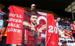 Liverpool tri ân Diogo Jota trong trận giao hữu