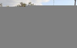 Tên lửa Israel rơi trúng điểm phân phối nước ở Gaza