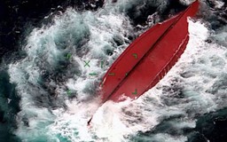 Lật thuyền ngoài khơi quần đảo Mentawai, 11 người mất tích