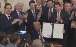 Ông Trump ký ban hành Đạo luật về tiền điện tử stablecoin