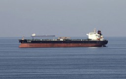 Iran rải mìn ở Hormuz, nguy cơ phong tỏa gia tăng