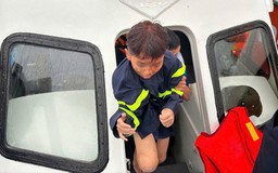 Lời kể của cháu bé thoát nạn vụ tàu lật tại Hạ Long