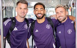 Các ngôi sao Man United lên đường sang Mỹ