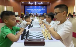 Hành trình đầu tư của gia đình cho các kỳ thủ nhí